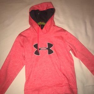 Women’s under Armour sweatshirt